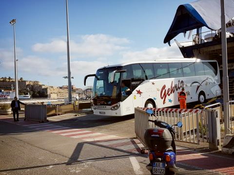Gehrig Bus Ankunft Elba 